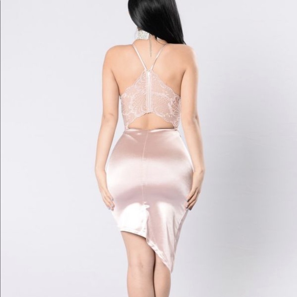 Fashion nova blush dress - Picture 2 of 8